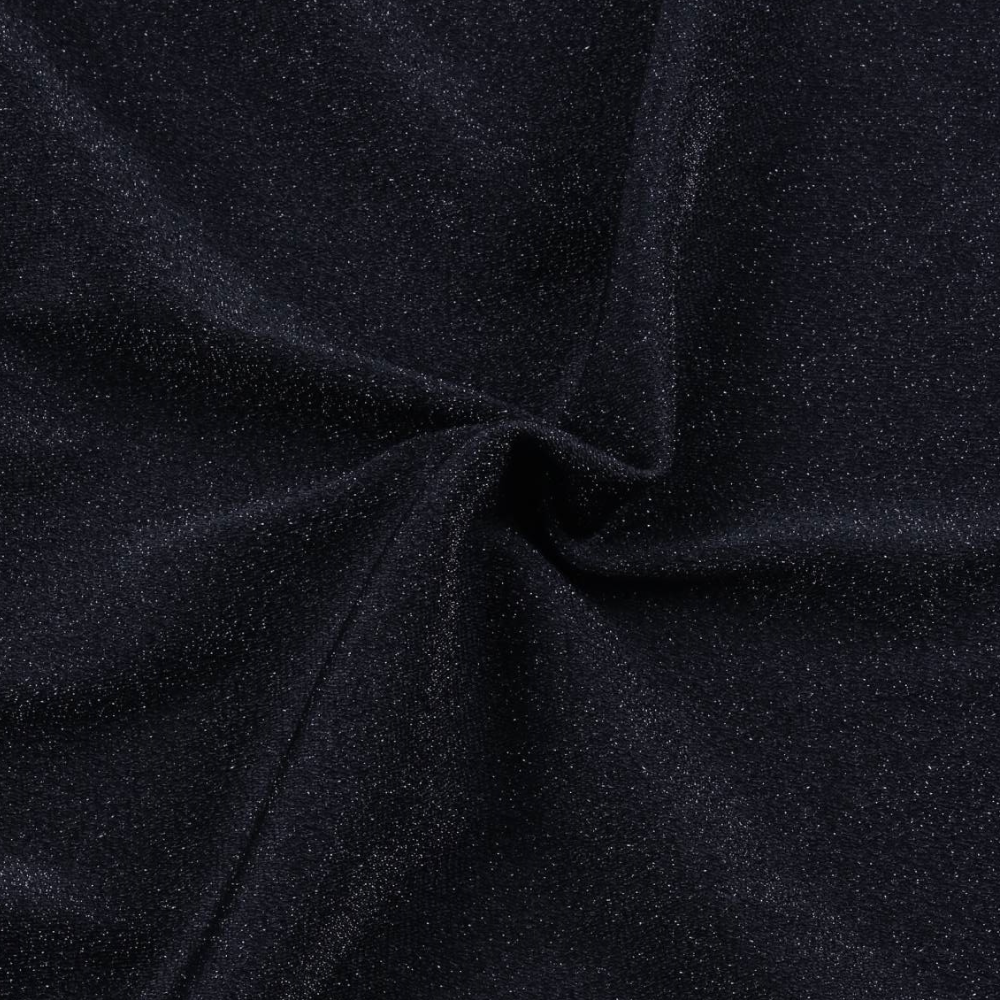 Elegant off-shoulder sommerkjole i lett materiale, tilgjengelig i seks farger, perfekt for festlige anledninger.