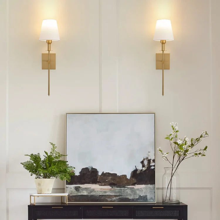"Elegant oppladbar trådløs vegglampe med LED i gull, svart eller sølv, 2-pakk som gir fleksibel moderne belysning."