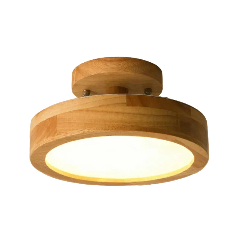 Elegant rund taklampe i skandinavisk stil for moderne stuebelysning.