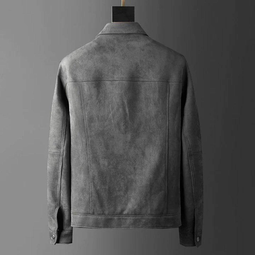 "Elegant semsket skinnjakke for menn, vindtett, moderne snitt, i sofistikerte farger som grå, kaffe og khaki."