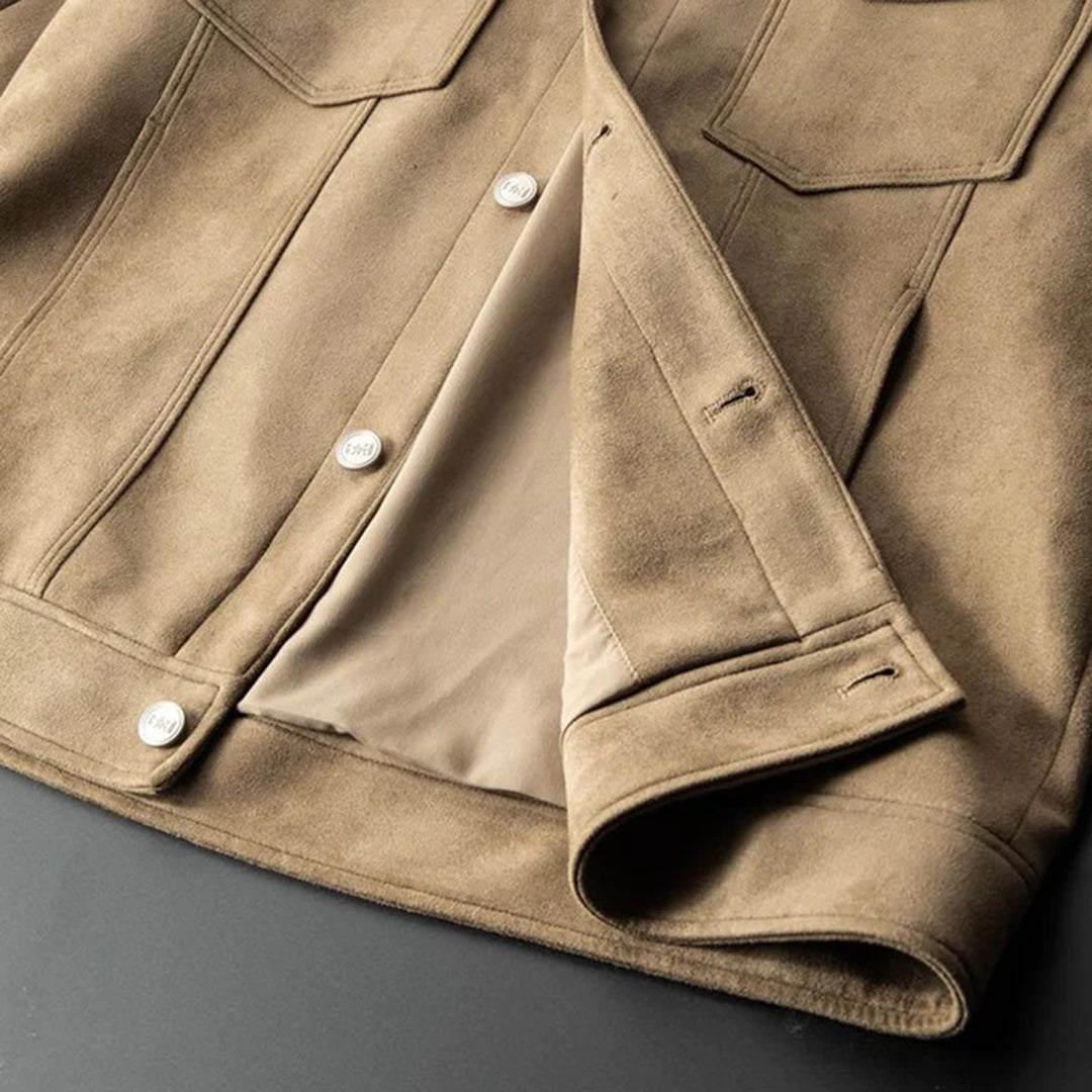 "Elegant semsket skinnjakke for menn, vindtett, moderne snitt, i sofistikerte farger som grå, kaffe og khaki."