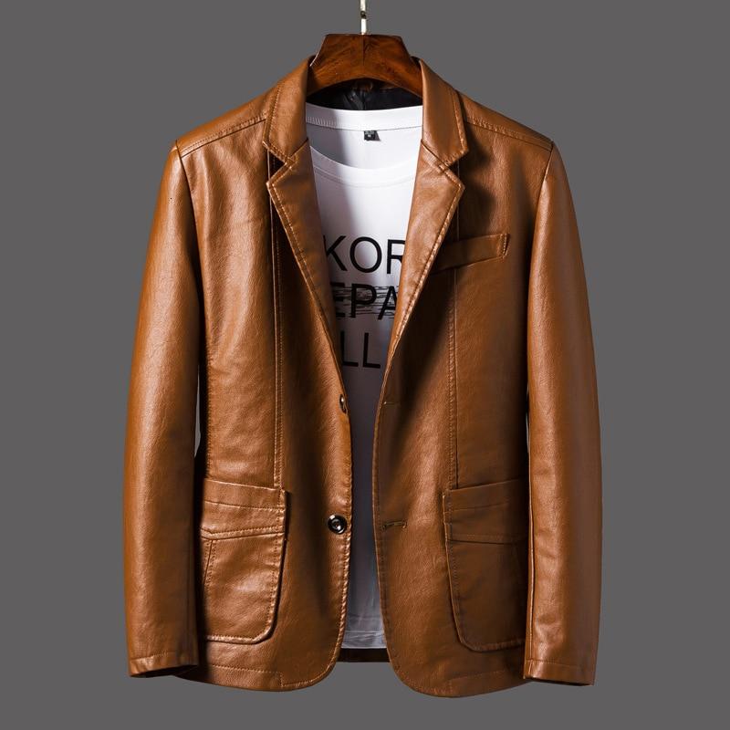 Sort skinnjakke for menn, designet som en blazer, ideell for et sofistikert og moderne uttrykk.
