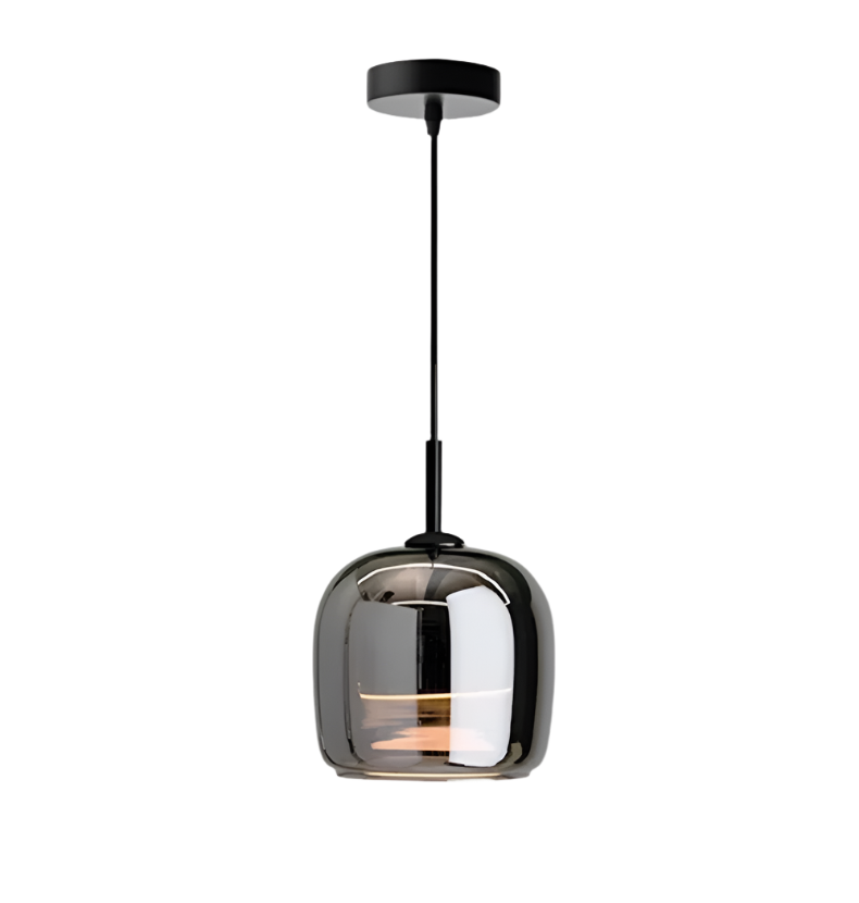 "Elegant svart pendellampe i glass med LED-lys, moderne nordisk design, passer til stilige interiører og hotellrom."