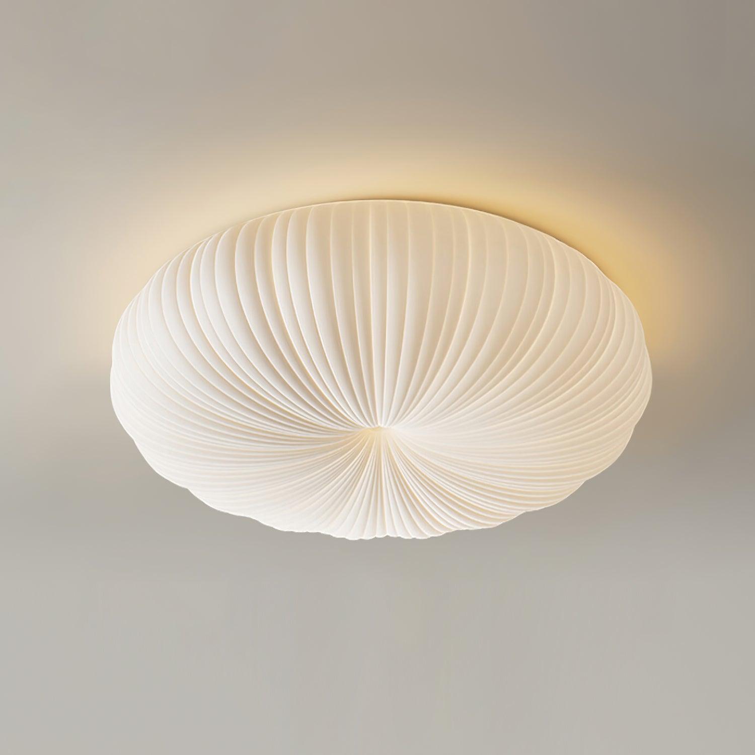 "Elegant taklampe med metall og PE-akryl, fjernstyrt dimmer, to størrelser, varm/kjølig LED-lys, sofistikert design."