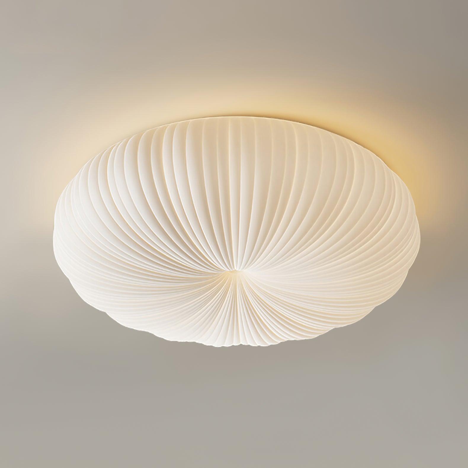 "Elegant taklampe med metall og PE-akryl, fjernstyrt dimmer, to størrelser, varm/kjølig LED-lys, sofistikert design."