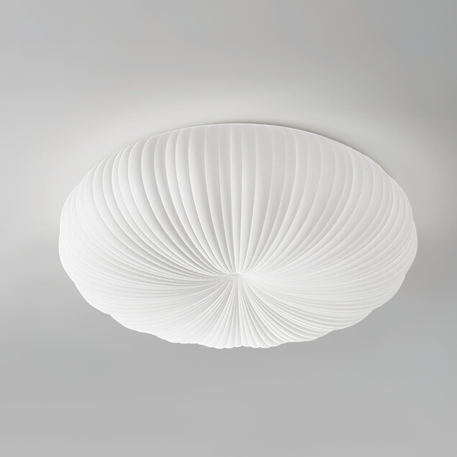 "Elegant taklampe med metall og PE-akryl, fjernstyrt dimmer, to størrelser, varm/kjølig LED-lys, sofistikert design."