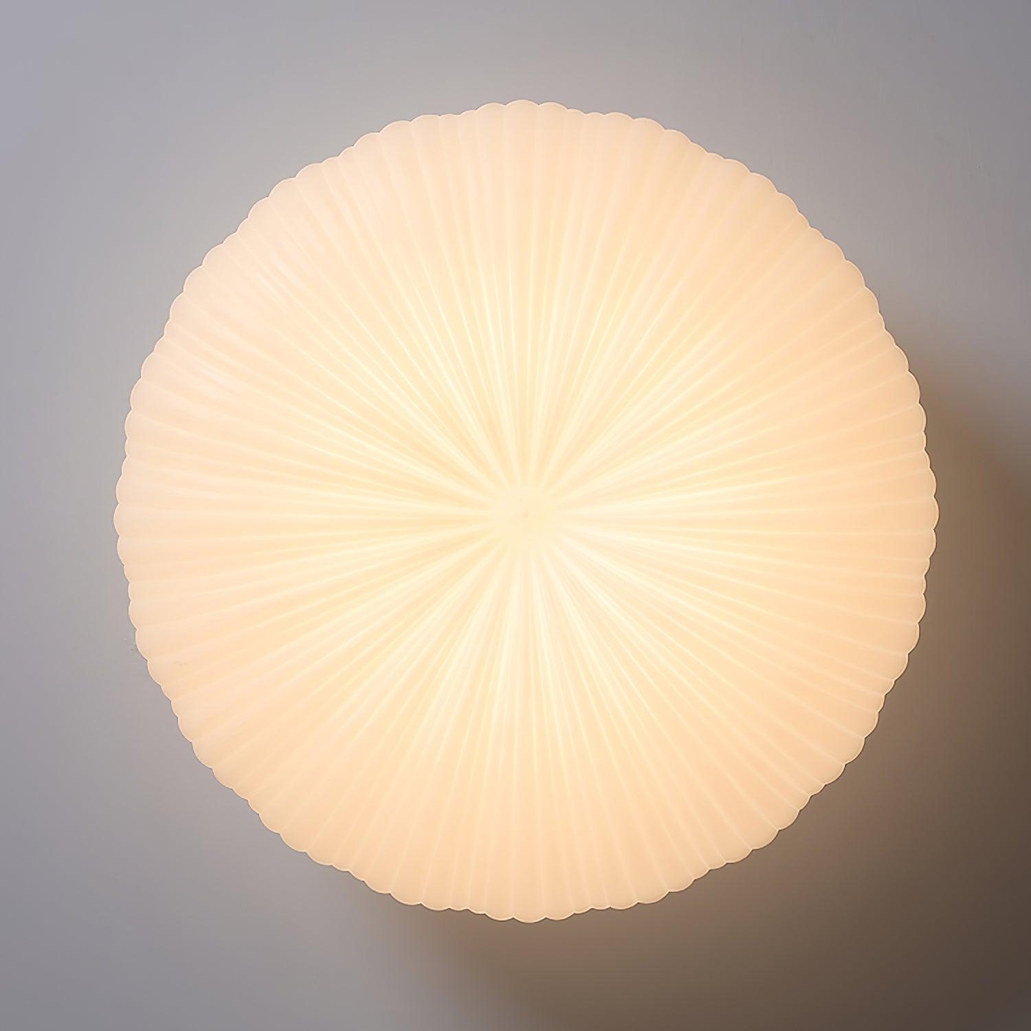 "Elegant taklampe med metall og PE-akryl, fjernstyrt dimmer, to størrelser, varm/kjølig LED-lys, sofistikert design."