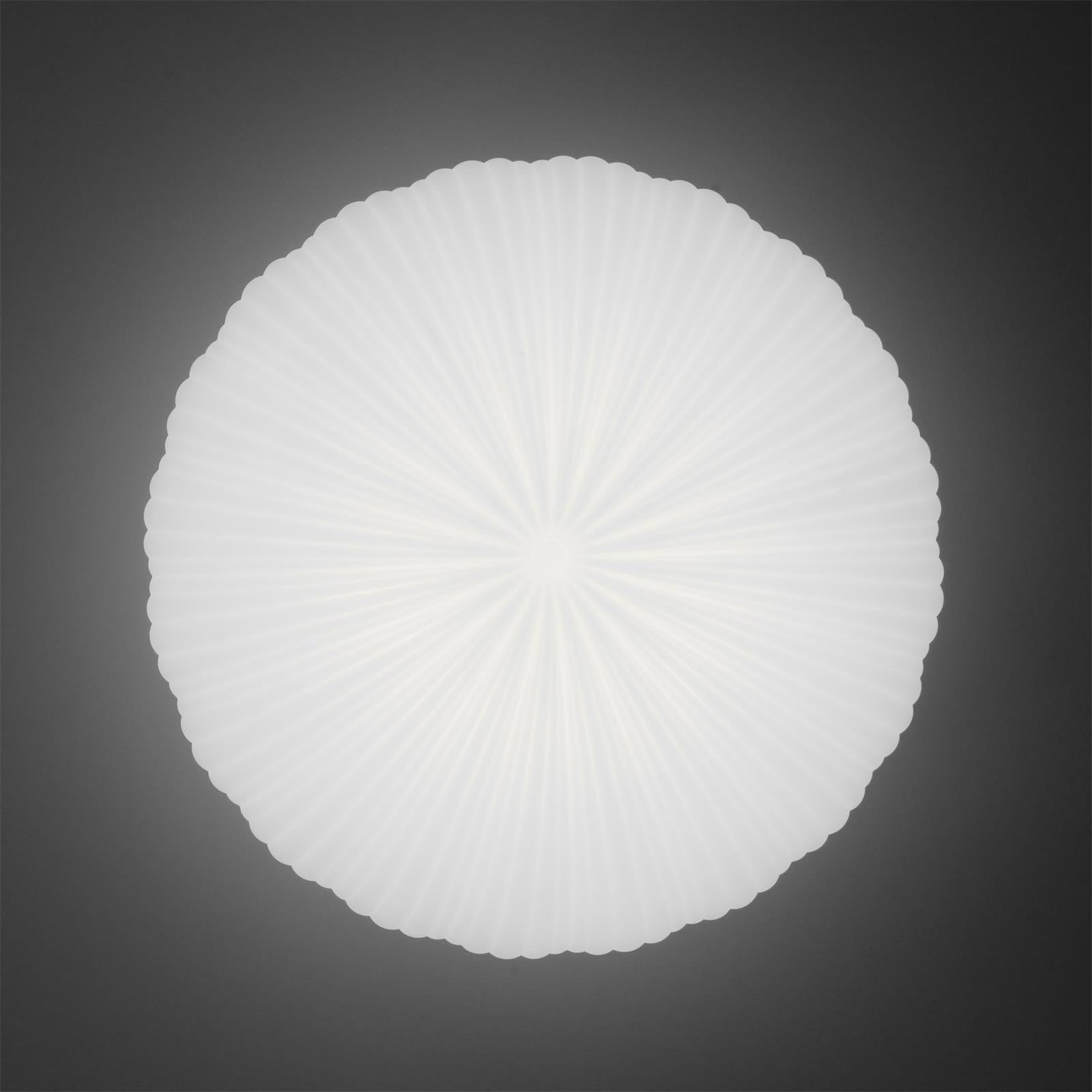 "Elegant taklampe med metall og PE-akryl, fjernstyrt dimmer, to størrelser, varm/kjølig LED-lys, sofistikert design."
