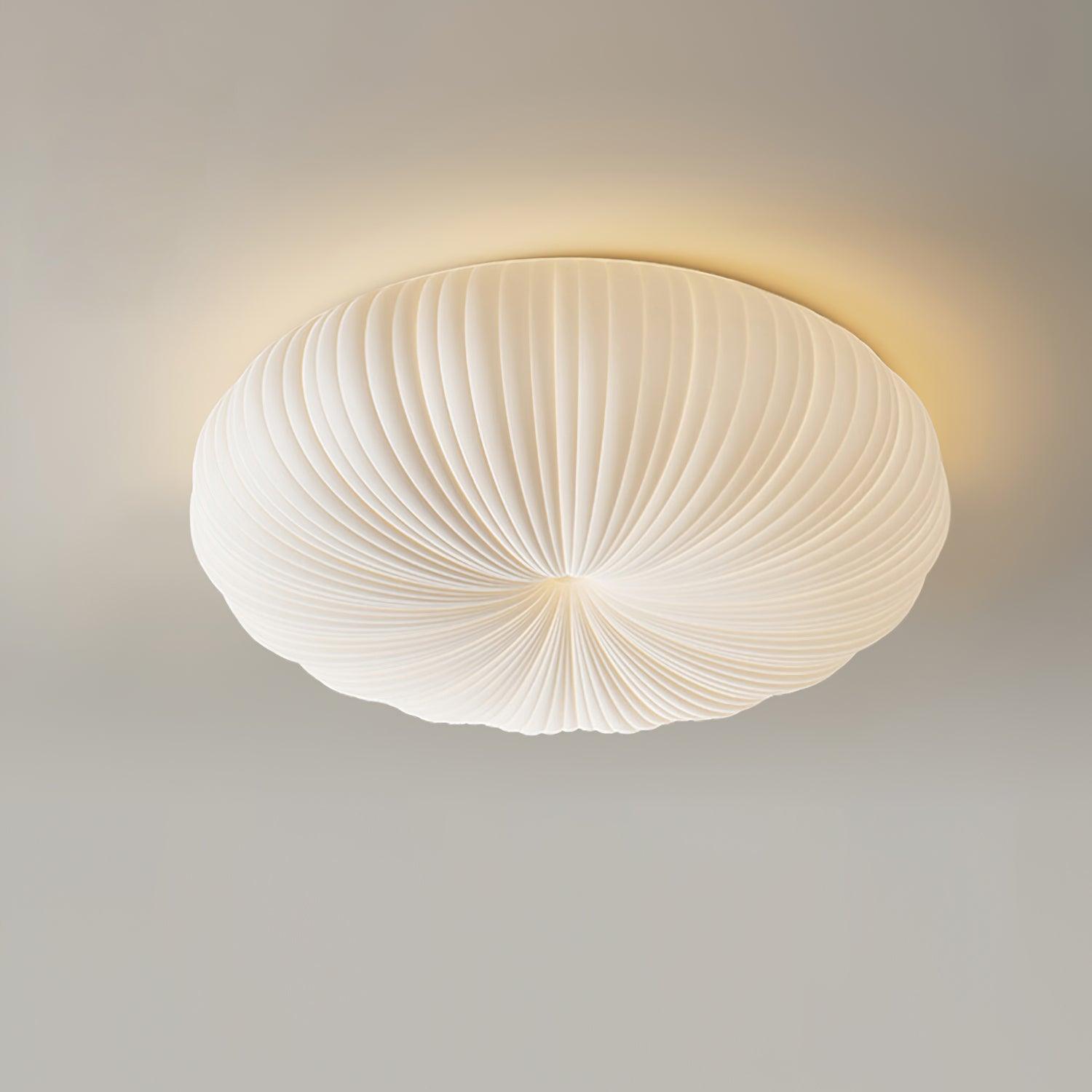 "Elegant taklampe med metall og PE-akryl, fjernstyrt dimmer, to størrelser, varm/kjølig LED-lys, sofistikert design."