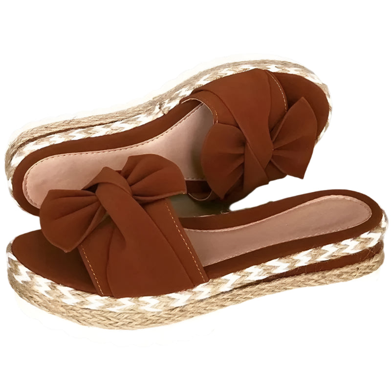Elegante damesandaler med kileplattformhæl, perfekte som stilige sommersko for kvinner.