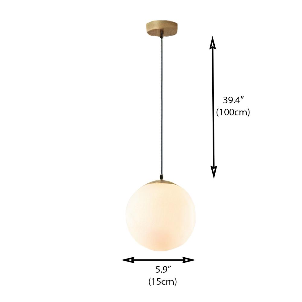 "Elegante drop pendellamper med skulpturelt design og metallfinish, perfekt for moderne stuer, gir luksuriøs glød."