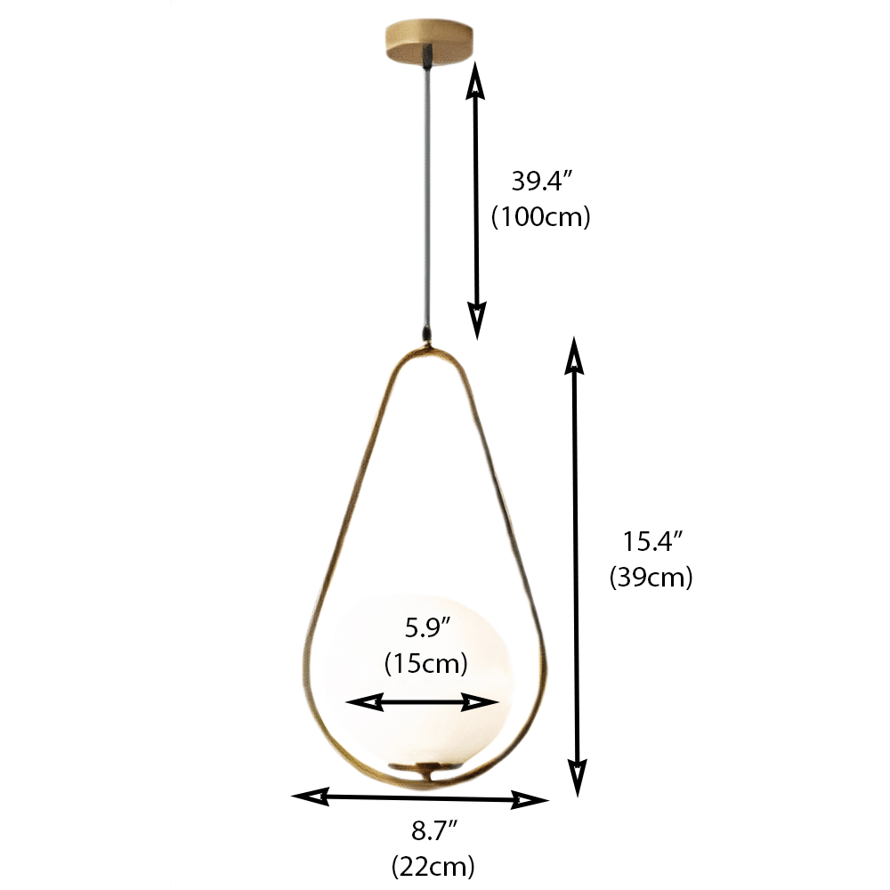 "Elegante drop pendellamper med skulpturelt design og metallfinish, perfekt for moderne stuer, gir luksuriøs glød."