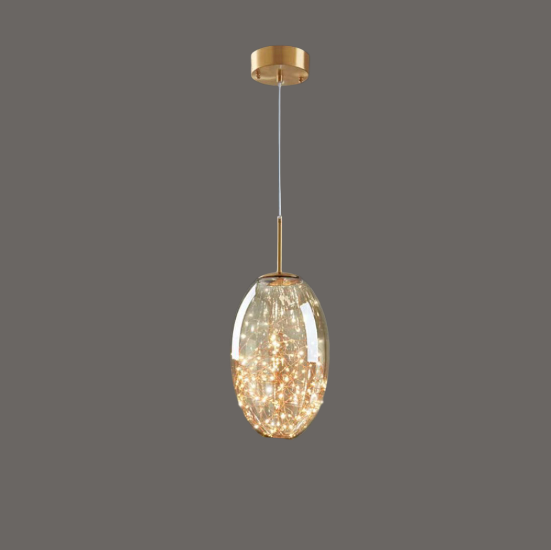 "Elegante moderne pendellampe i grått glass med stjernehimmel-effekt, justerbar høyde, perfekt for alle rom."