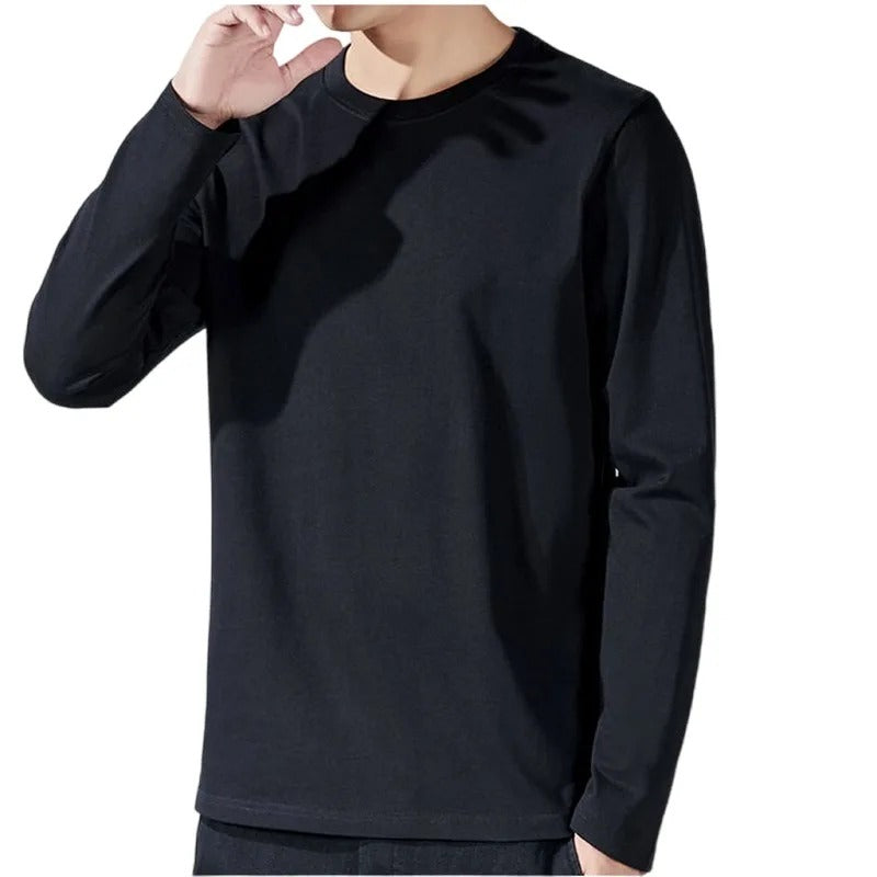 Bakside av klassisk langermet t-skjorte for menn med rund hals. Allround casual herreskjorte.
