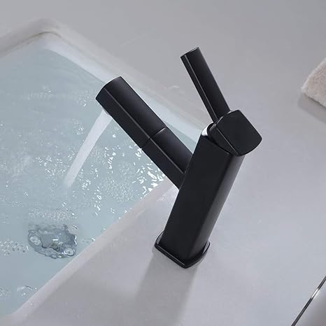 Allsidig ettgreps badekarkran med uttrekkbar dusj for økt fleksibilitet på badet. Stilren og funksjonell.