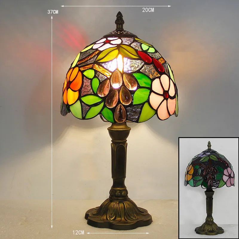 Fargerik dekorlampe og leselampe i ett, en fleksibel LED-bordlampe for interiør og belysning.