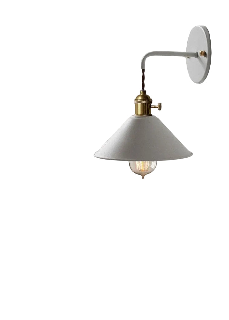 Fargerik retro vegglampe for stue, skaper koselig atmosfære med unik design og vintage preg.
