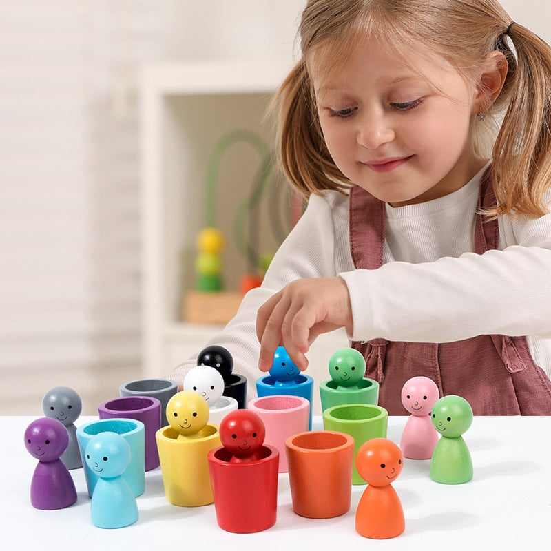 "Fargerike Montessori sorteringskopper for barn, fremmer læring, finmotorikk og fargegjenkjenning i trygg plast."