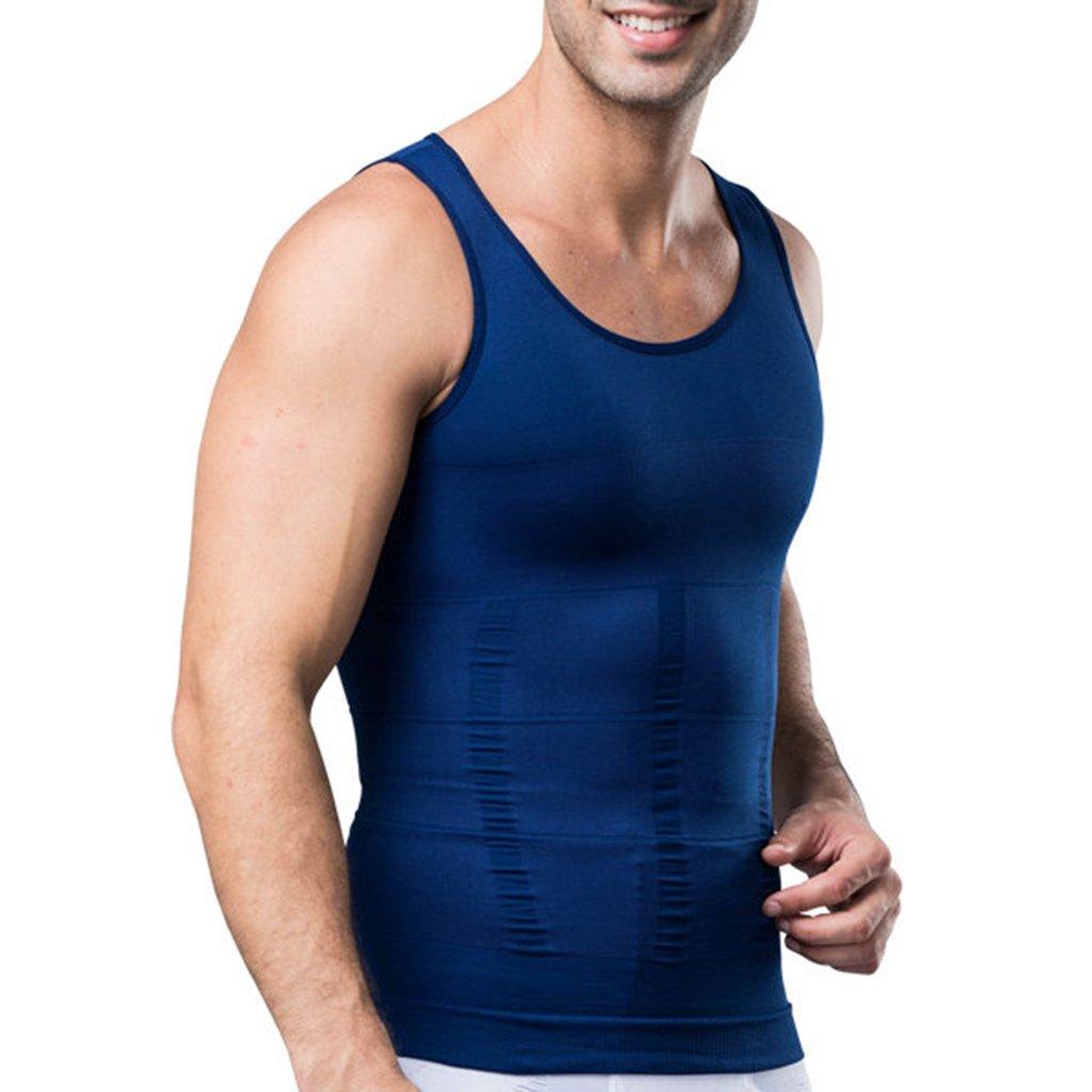 Helkroppsbilde av menn som bærer underskjorten, understreker komfort og passform.