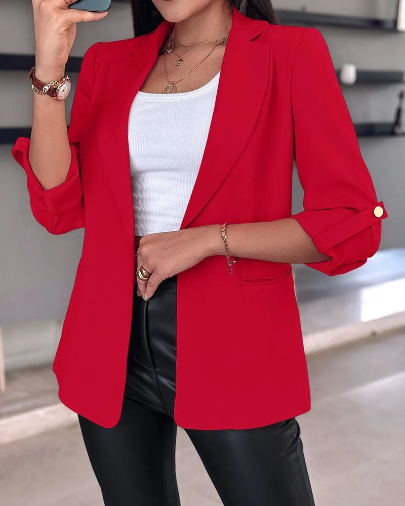 Komfortabel figurnær cardiganblazer for kvinner. En hybrid mellom cardigan og blazer, elegant og praktisk for mote.