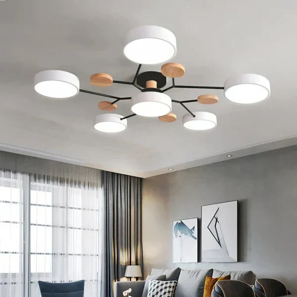 Fleksibel taklampe med integrert LED, ideell for moderne stue og energieffektiv belysning.