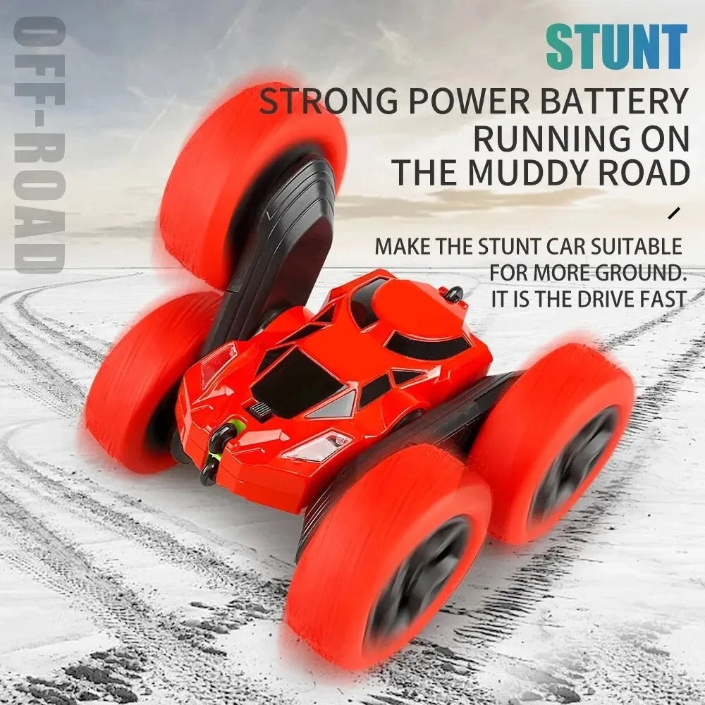 "Flip Xtreme RC Stuntbil leke utfører spektakulære 360° triks i robust terreng, perfekt for ubegrenset moro."