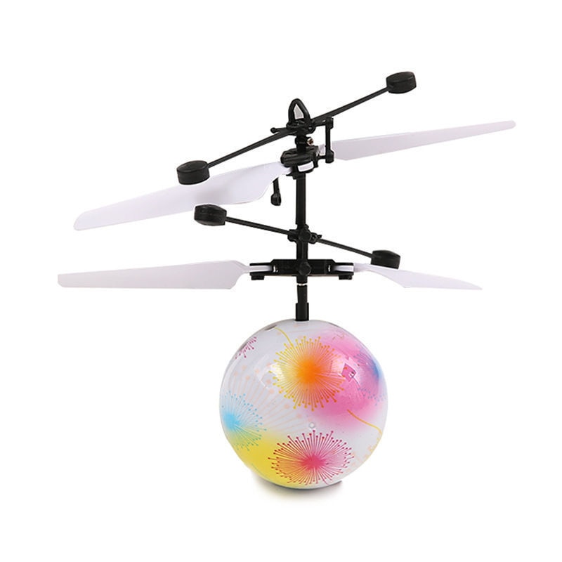 Flygende LED helikopterball i luften, fanger oppmerksomhet som en interaktiv barnedrone