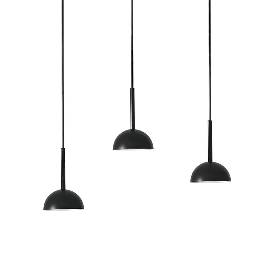 "Geometrisk Cupolina pendellampe i metall med LED, elegant oransje og svart, ideell for moderne interiører."
