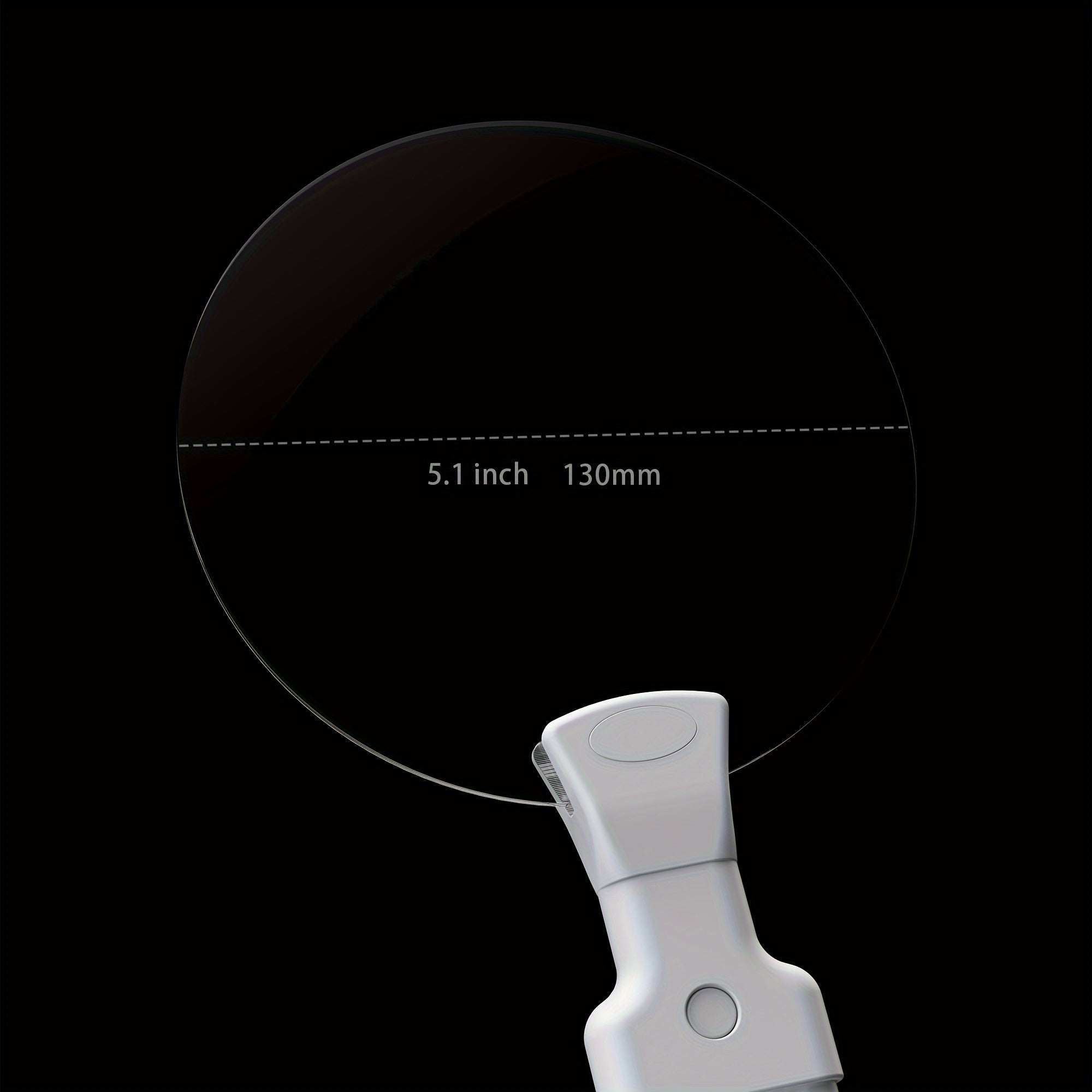 Nærbilde av stort halsforstørrelsesglass, perfekt for lesing og håndarbeid, en praktisk gave til eldre.