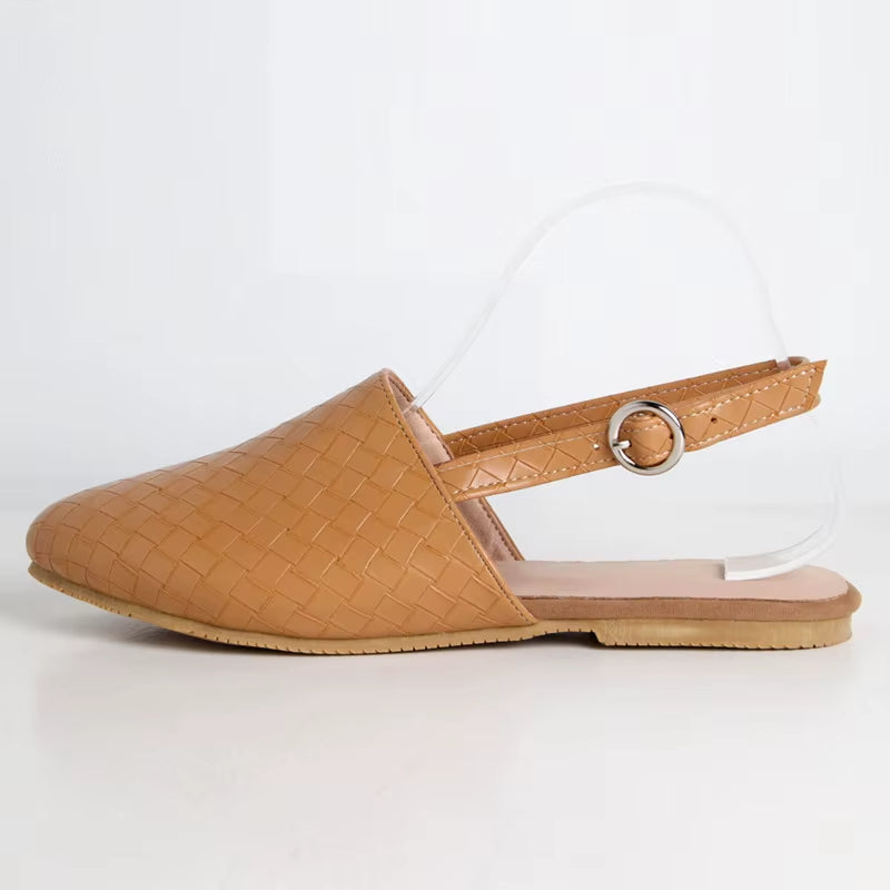 Kvalitets håndlagde flate damesandaler, komfortable slip-on. Ideelle sommersko for dame.