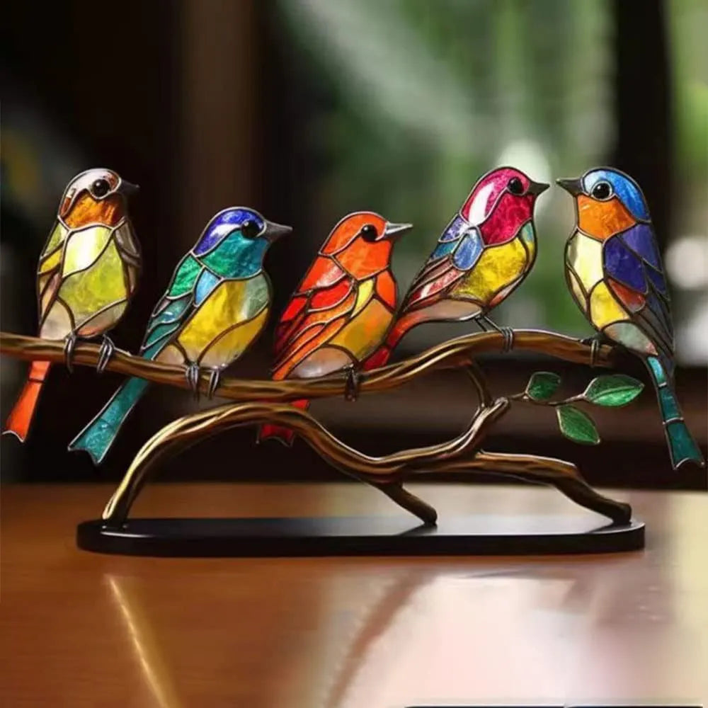 Bakgrunnsbilde av fugleskulptur, viser dens eleganse og hvordan den forbedrer rommets estetikk.