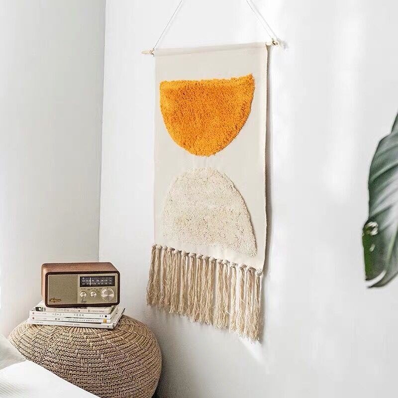 Unisex håndvevd veggteppe i boho-stil, perfekt som veggkunst for soverom eller stue.