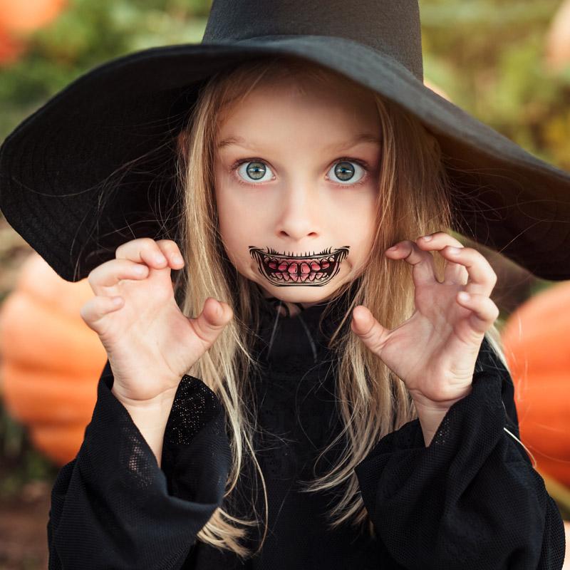 "Halloween midlertidig tatovering med Dia de los Muertos-motiv, realistisk kunststil, perfekt for ansikt og armer"