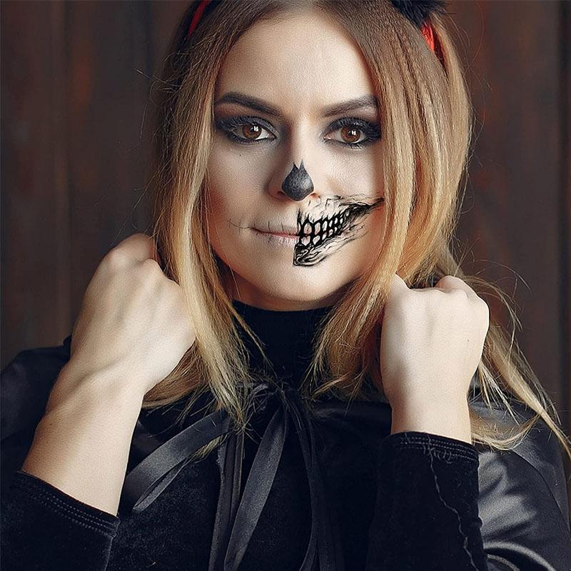 "Halloween midlertidig tatovering med Dia de los Muertos-motiv, realistisk kunststil, perfekt for ansikt og armer"