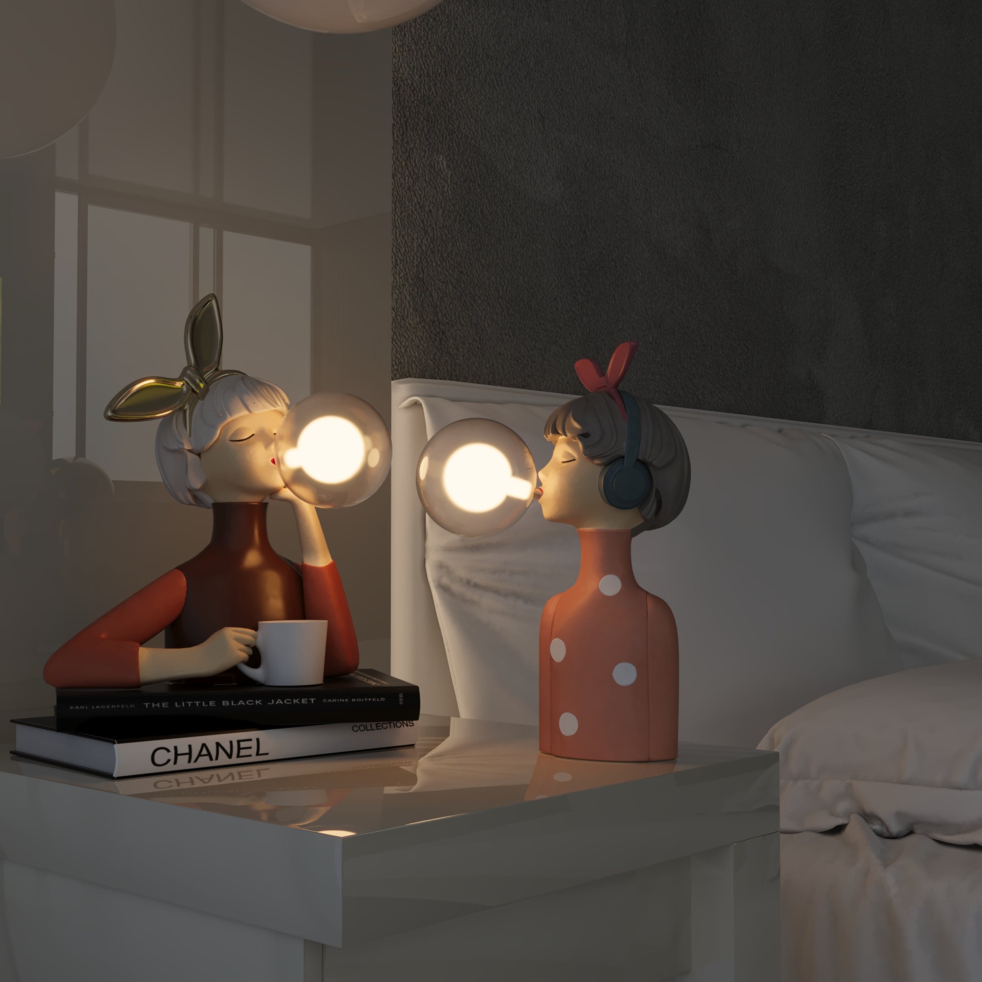 "Håndlaget bordlampe i kunstharpiks og glass med varm tre-sokkel og elegant tekstil-lampeskjerm."