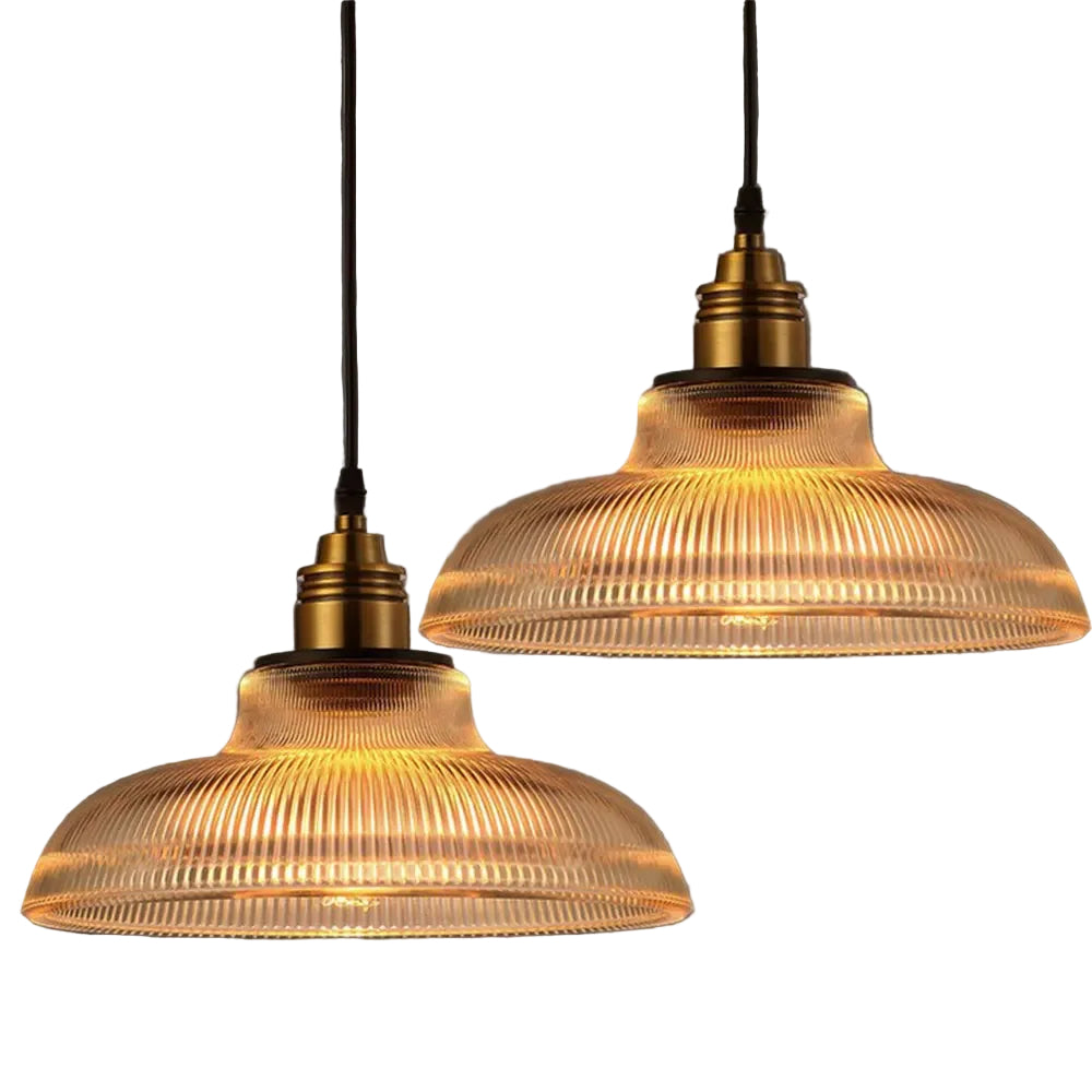 Hengende taklampe i industriell stil med klart glass og metall, perfekt for spisestue og stue