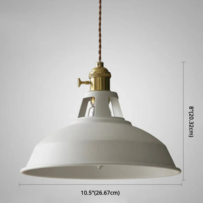 Kjøkkenlampe i industriell stil. Robust og dekorativ takbelysning for et moderne kjøkken.