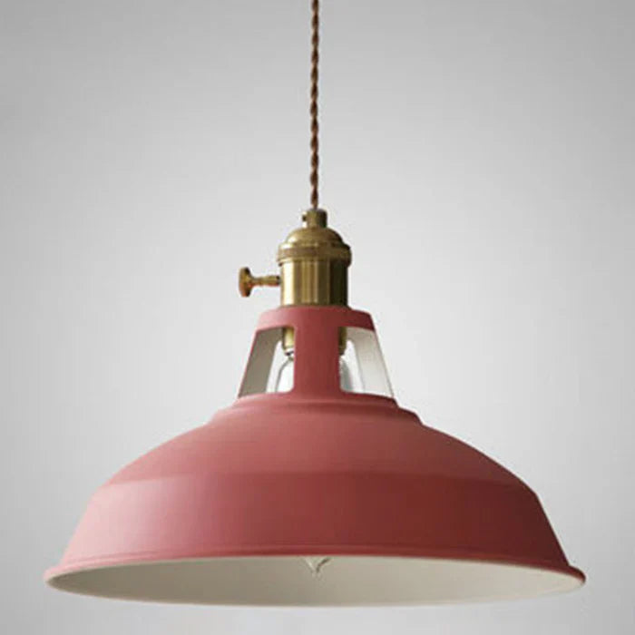 Retro takbelysning, hengende lampe. Perfekt som spisestuelampe med industrielt preg.