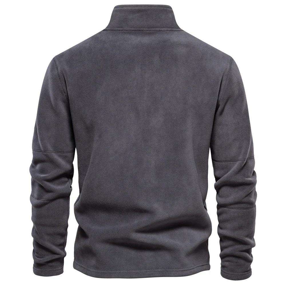 Klassisk herre fleecejakke, et must-have plagg for lag-på-lag og uformell hverdagsbruk.
