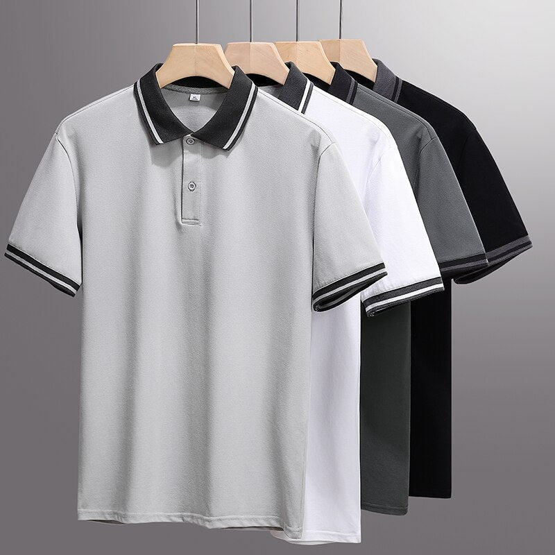 Komfortabel golfpolo for menn med sporty design. Pustende stoff for optimal ytelse på golfbanen.