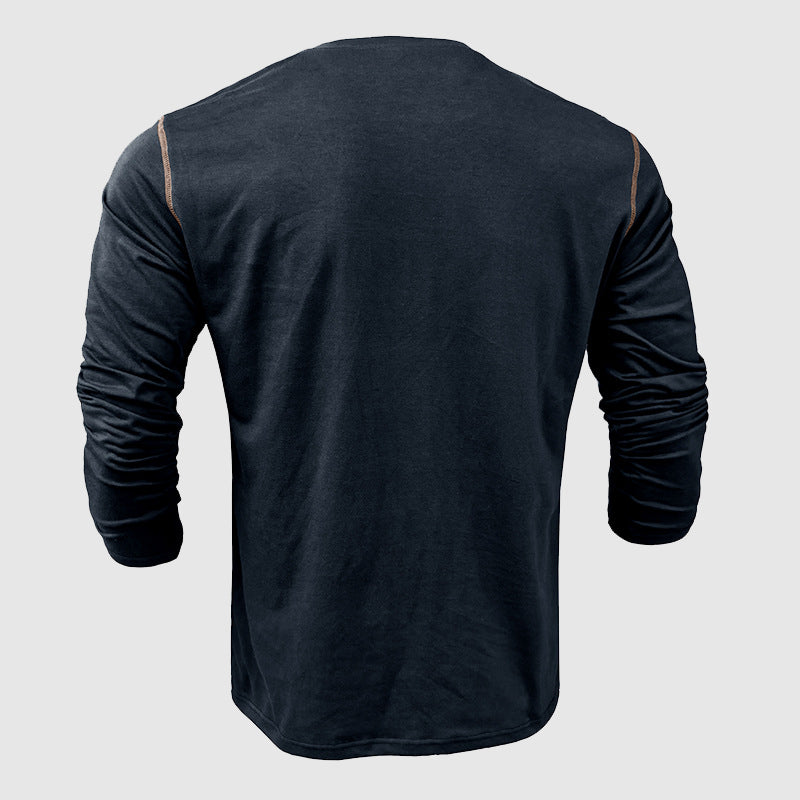 Klassisk langermet Henley for menn, perfekt som stilfull og komfortabel hverdagsskjorte.