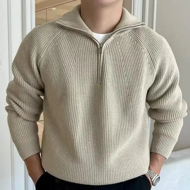 Komfortabel herre langermet trøye med kvart glidelås. Allround pullover med stilfulle striper.