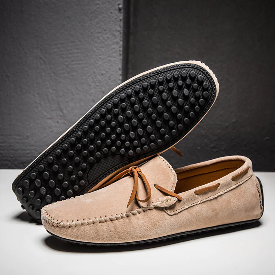 Slip-on herreloafers med robust såle og moderne design, ideelle som komfortable hverdagssko.