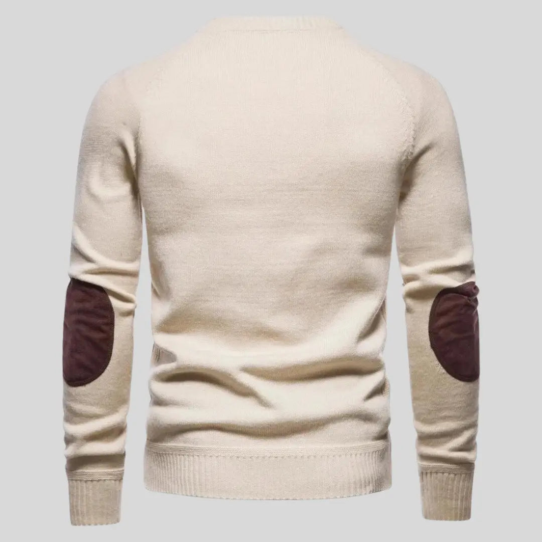 Allsidig herretrøye for lag-på-lag styling. Minimalistisk design gir elegant hverdagstøy.