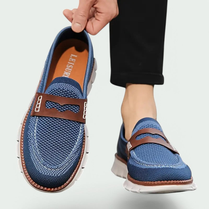 Beige herre mokkasiner med detaljsøm, allsidige og komfortable casualsko for sommeren.
