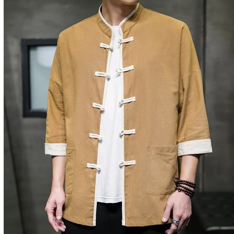 Trendy herre overskjorte i japansk design. Uformell skjorte for menn, ideell for vår og sommer.