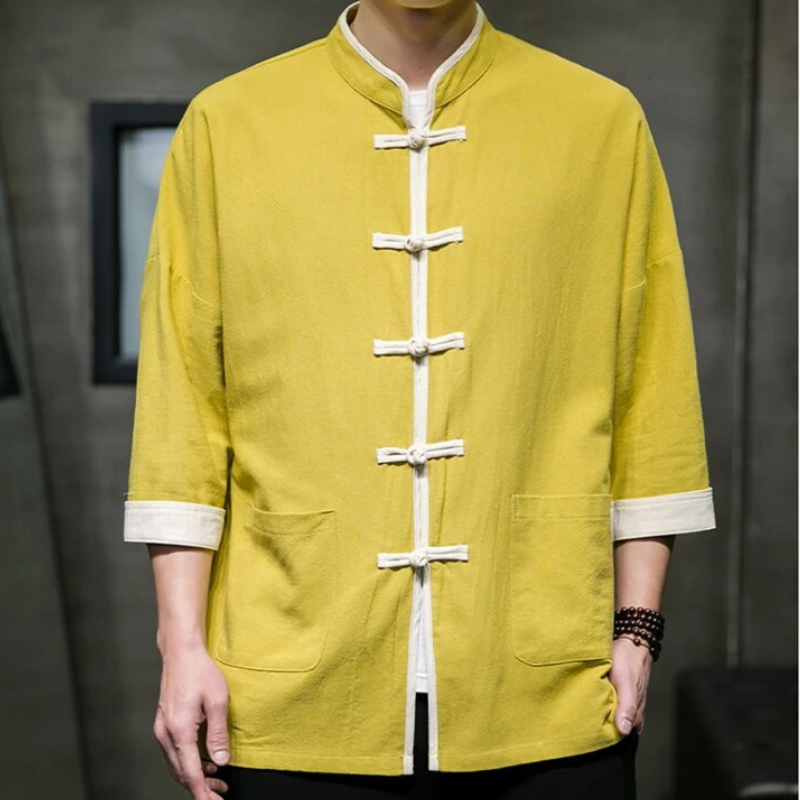 Moderne herreskjorte i casual japansk stil. Behagelig overskjorte for menn, perfekt for avslappede dager.