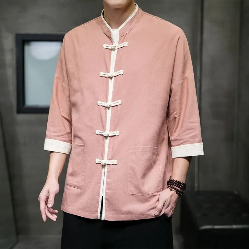 Uformell japansk stil overskjorte for menn. Trendy og behagelig skjorte med frontlommer, ideell for sommer.