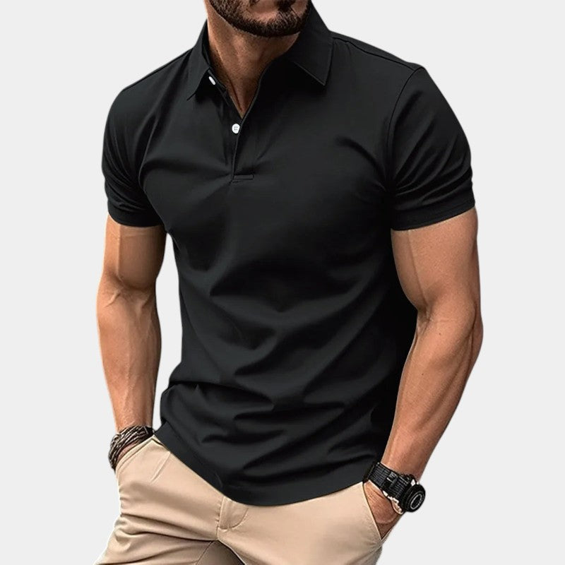 Stilig kortermet herre polo t-skjorte med polokrage og unik knutedetalj for casual sommerlook.