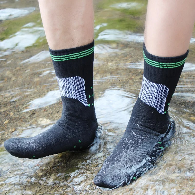 Pustende vanntette tursokker for herre, perfekt for friluft, hiking og trekking; holder føttene tørre.